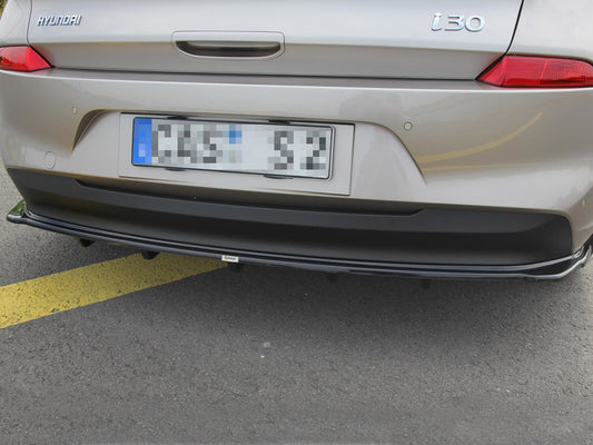 Central Rear Splitter (Vertical Bars) Hyundai I30 Mk3 Hatchback