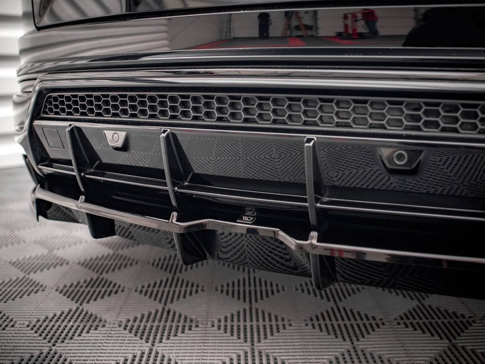 Central Rear Splitter (Vertical Bars) Lamborghini URUS Mk1