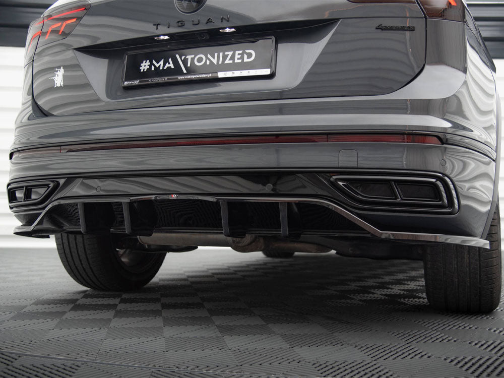 Central Rear Splitter (Vertical Bars) Volkswagen Tiguan R-Line Mk2 Facelift