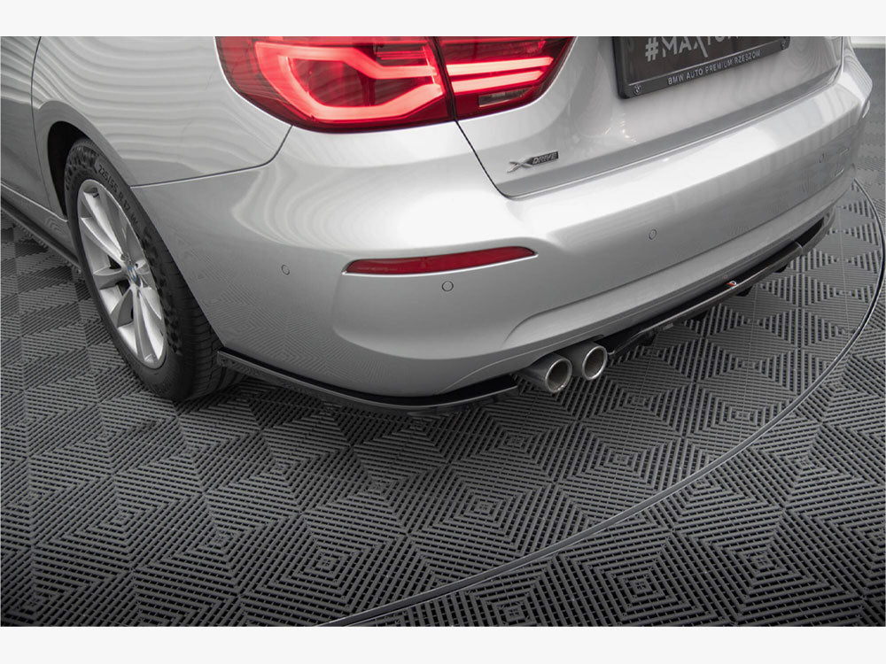 Central Rear Splitter (Vertical Bars) BMW 3 GT F34 Facelift