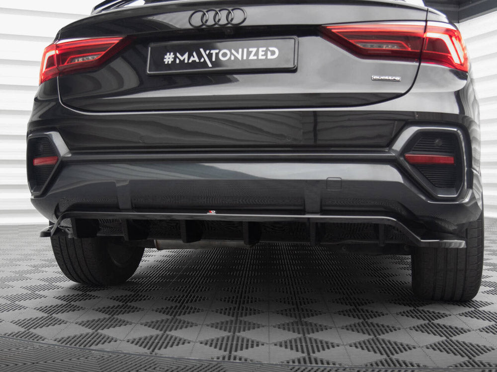 Central Rear Splitter (Vertical Bars) Audi Q3 Sportback F3