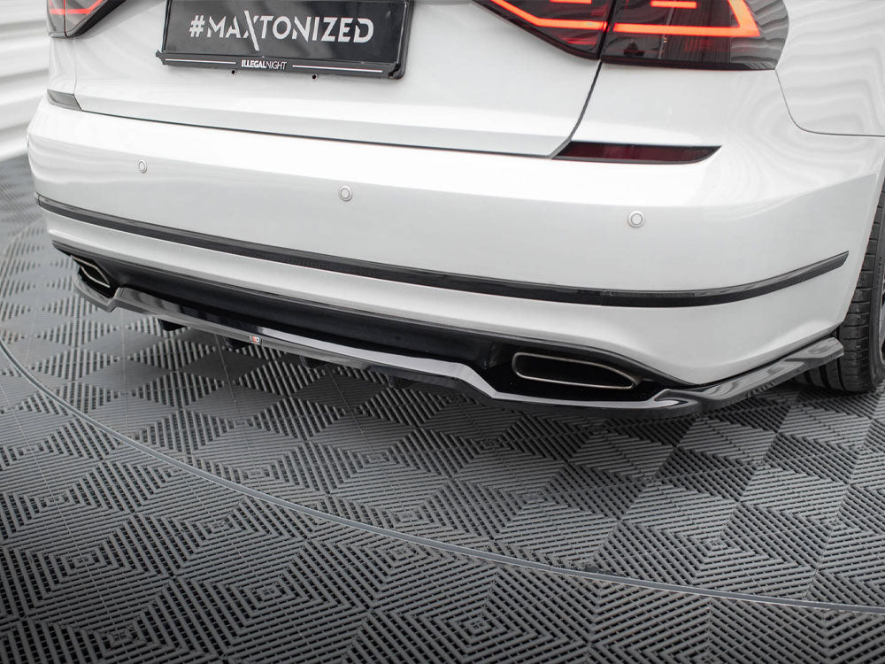 Central Rear Splitter (Vertical Bars) Volkswagen Passat GT B8 Facelift USA