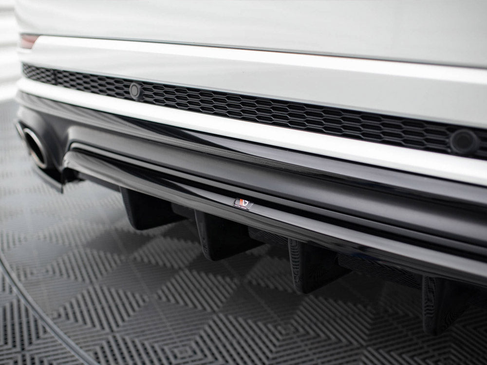 Central Rear Splitter (Vertical Bars) V.2 Audi SQ8 Mk1